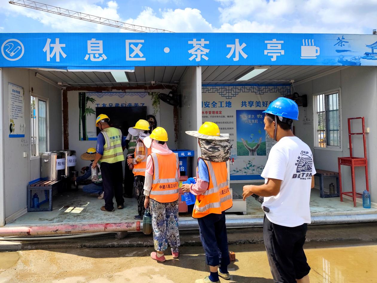 20240806022422565 火热江北丨城市建设者:用汗水“筑”就城市之美