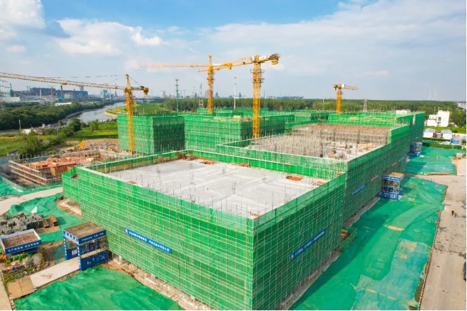 浦仪公路旁，竖起产业新地标