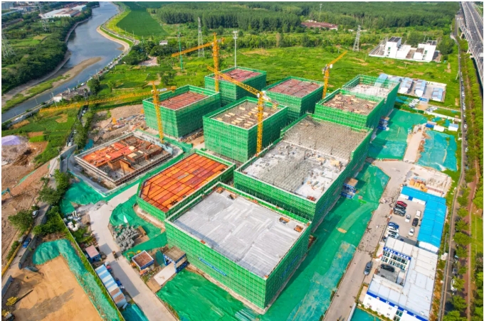 浦仪公路旁，竖起产业新地标